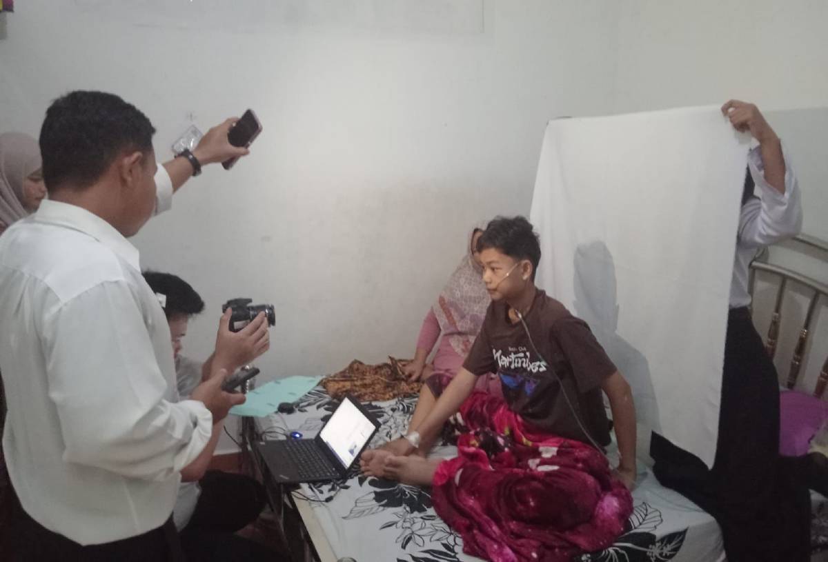 Layanan Prioritas Ramah HAM, Imigrasi Karimun Jemput Bola Bantu Remaja Sakit Urus Paspor.