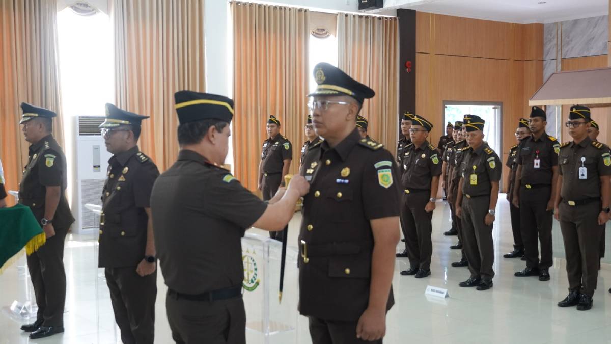 Kajati Lantik Kabag TU dan Koordinator Baru di Lingkungan Kejati Kepri.