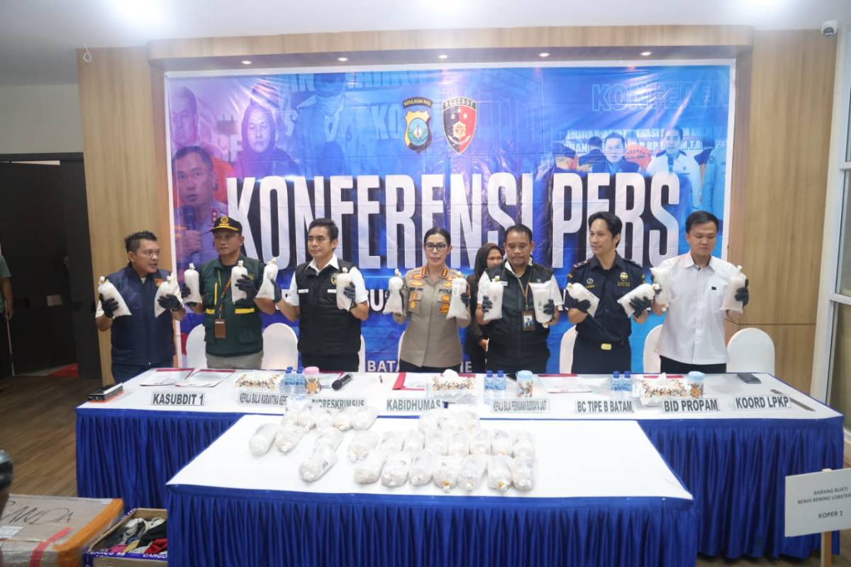 Ditreskrimsus Polda Kepri Gagalkan Penyeludupan 100.000 Benih Lobster, Dua Pelaku Diamankan.