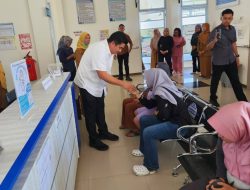 Pastikan Pelayanan Kesehatan Berjalan Maksimal, Bupati Roby Tinjau Puskesmas Teluk Bintan