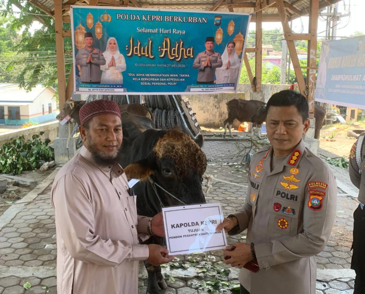 Polresta Tanjungpinang Salurkan 21 Hewan Kurban ke Masyarakat.