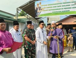 Bupati Karimun Jadi Khatib Idul Adha di Moro, Apresiasi Bantuan Sapi Kurban Presiden