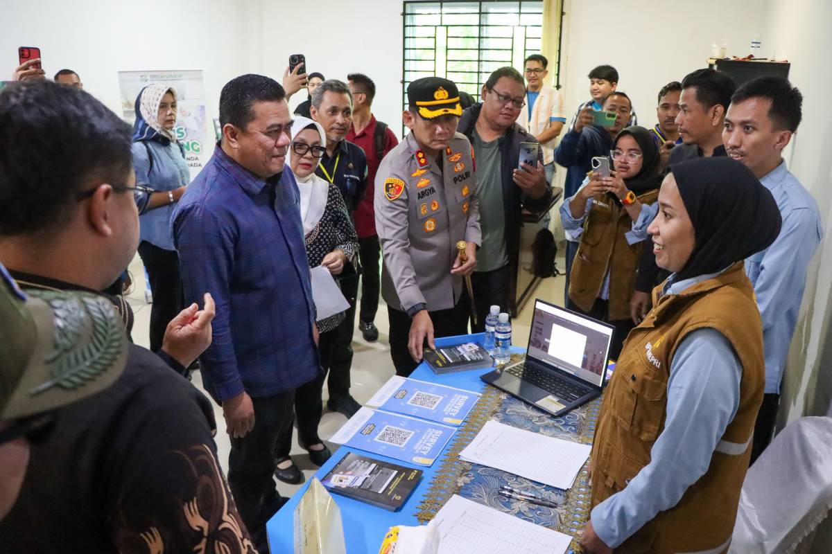 Sekretaris Daerah Kabupaten Bintan, Ronny Kartika meninjau proses pelaksanaan Job Fair dan mengunjungi sejumlah stand Perusahaan.