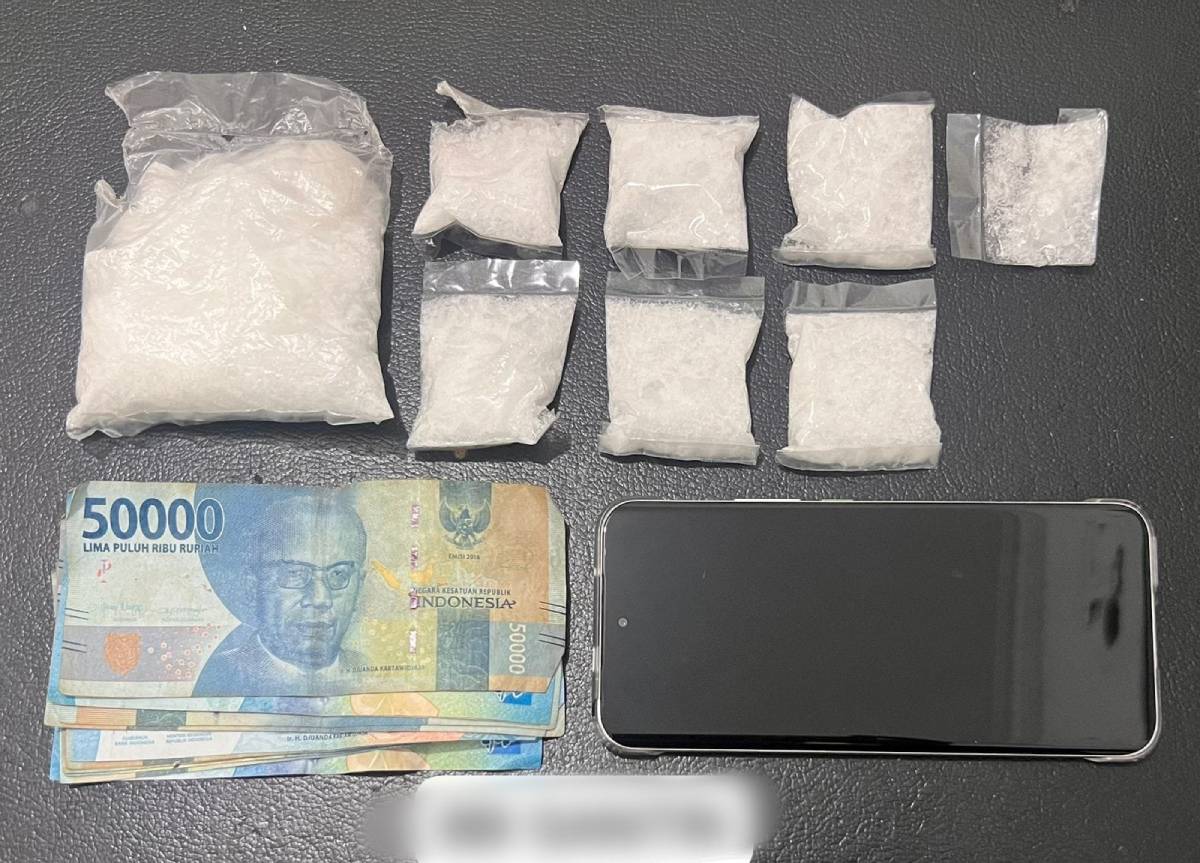 Ditresnarkoban Polda Kepri Tangkap Dua Pengedar Narkoba di Batam, Barang Bukti Sabu 233, 85 Gram Diamankan.