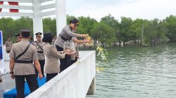 Jelang HUT Bhayangkara 80, Polres Karimun Gelar Tabur Bunga Kenang Jasa Pahlawan.