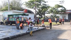 Personel Gabungan Bersihkan GOR Badang Perkasa, Wujud Sinergi Lewat Gerakan Indonesia ASRI