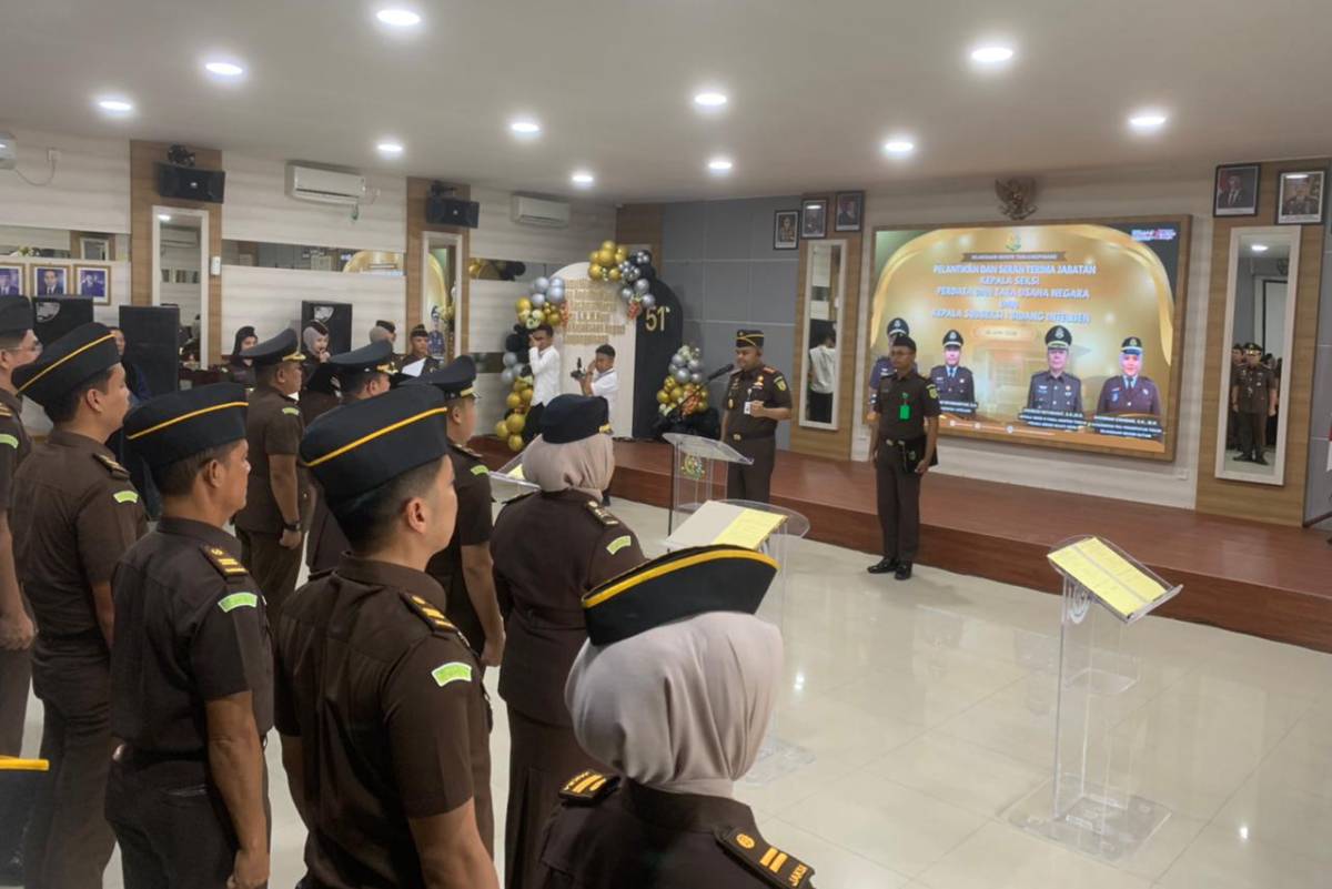 Kejari Tanjungpinang Lantik Pejabat Baru, Dedi Januarto Resmi Jabat Kasi Datun.