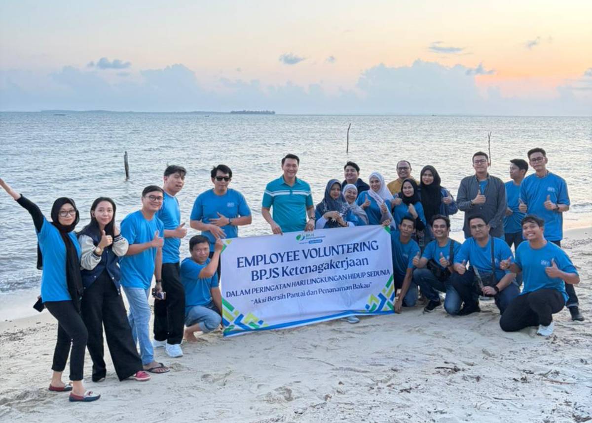 Peringati Hari Lingkungan Hidup Sedunia 2026 , BPJS Ketenagakerjaan Tanjungpinang Bersihkan Pantai Ketapang Dompak.