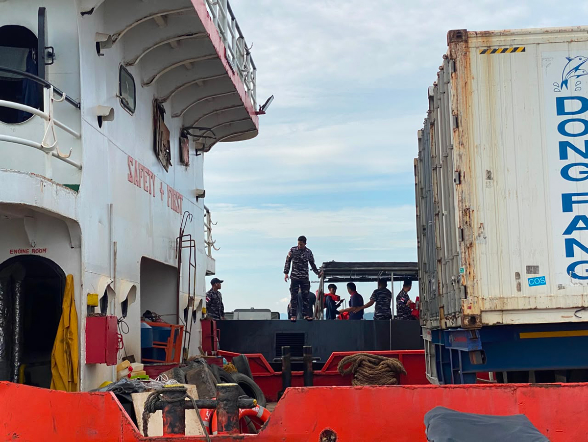 Diduga Bocor, Kapal Batam Indah 9 Tenggelam di Perbatasan Batam-Singapura.