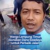 Warga Lampung Timur Gunakan Dana Swadaya untuk Perbaiki Jalan