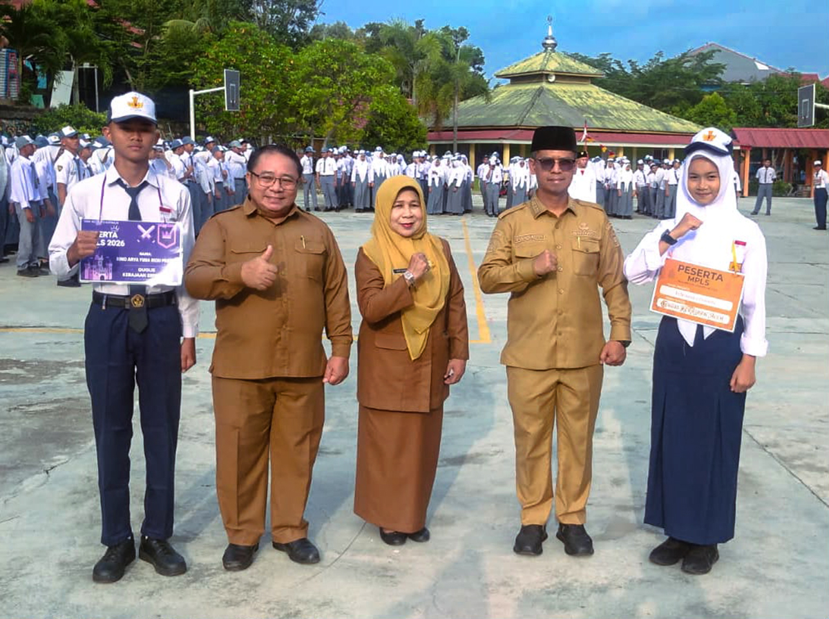 Buka MPLS SMAN 3 Karimun, Bupati Iskandarsyah Tekankan 7 Kebiasaan Anak Indonesia Hebat.