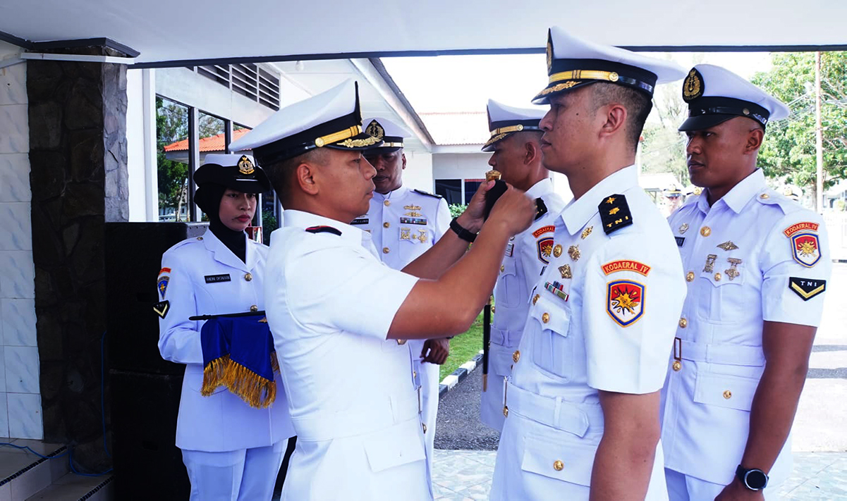 Dansatrol Kodaeral IV Pimpin Sertijab Komandan KRI Bubara-868.