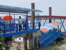 Jembatan Penghubung Dermaga A Tanjung Batu Roboh, Aktivitas Penumpang di Alihkan