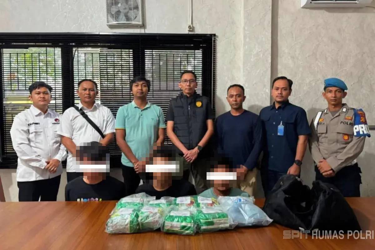 Peredaran 8 Kilogram Sabu dan 5.000 Butir Pil Ekstasi di Bengkalis Digagalkan, Tiga Pelaku Ditangkap.