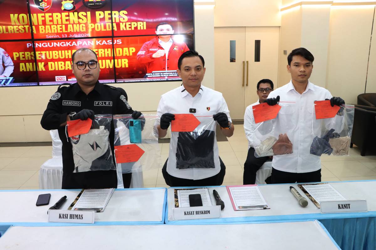 Satreskrim Polresta Barelang Amankan Pelaku Pencabulan Terhadap Dua Anak Dibawah Umur.