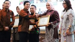 Wabup Bintan Deby Maryanti Terima Sertifikat Eliminasi Malaria dari Kementerian Kesehatan RI
