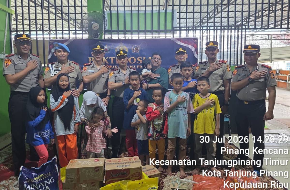 Tujuh Siswa SIP Angkatan ke-56 Polda Kepri Gelar Baksos di Panti Asuhan Nur Ar-Rohman Tanjungpinang.