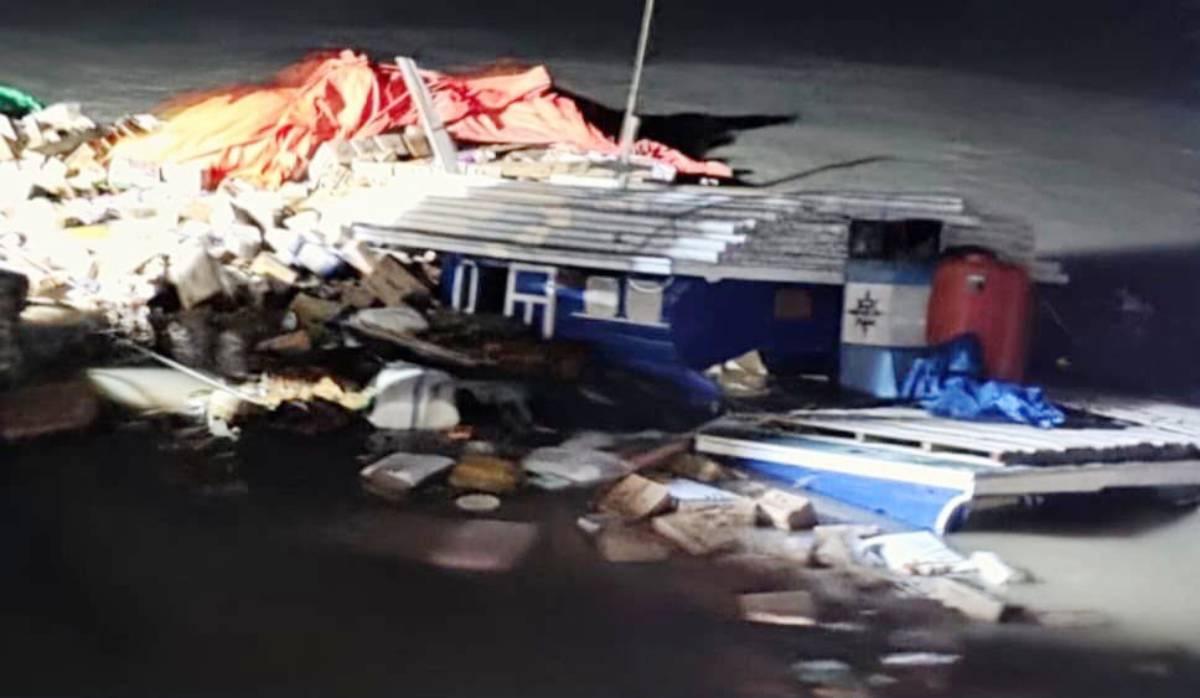 Diduga Bocor di As Propeller, KM Ardian Syahputra Tenggelam di Pelabuhan Indora Karimun.