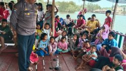 Meriahkan HUT RI ke 81, Bhabinkamtibmas Kelurahan Tanjung Unggat Gelar Lomba Permainan Rakyat