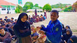 Pelajar Hinterland Terima Bantuan Ongkos Kapal, Rp30 Juta untuk Siswa SMAN 1 Moro