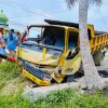 Polisi Unggap Penyebab Truk Muatan Aspal Tabrak Pagar Rumah dan Tiang Internet di Karimun