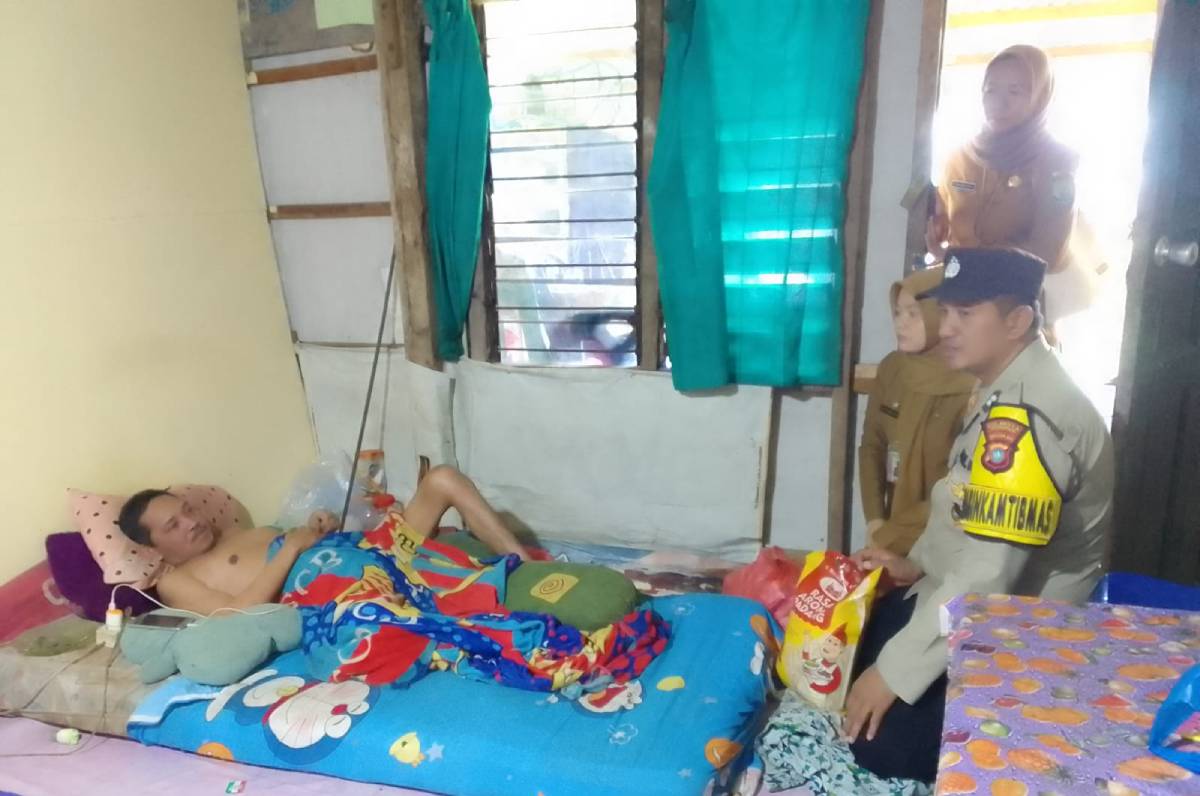 Sambut HUT ke-81 RI, Polsek Bukit Bestari Salurkan Bantuan bagi Warga Membutuhkan.