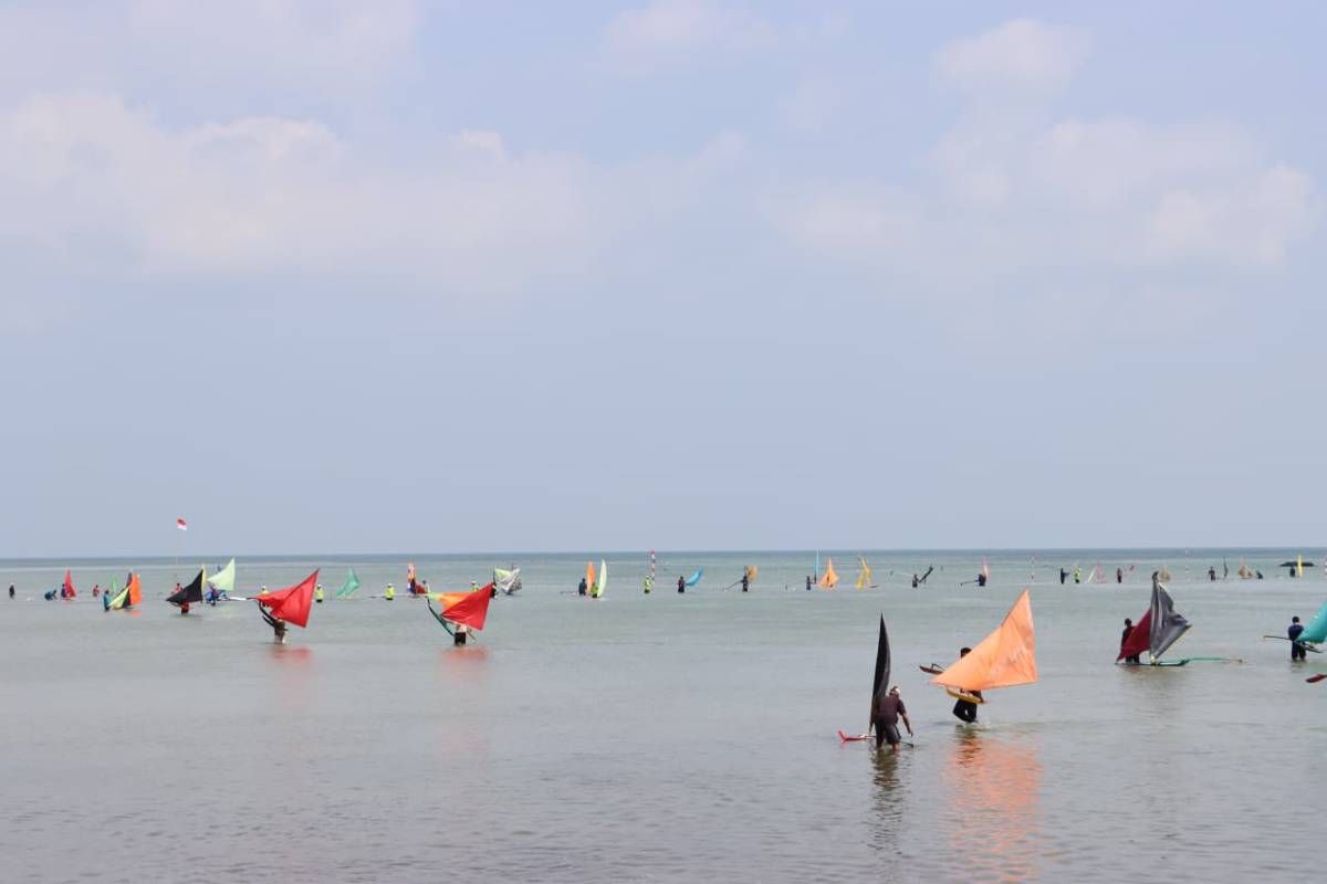 Semarak Festival Pantai Wan Seri Beni, Ratusan Jong Jadi Magnet Wisata dan Perkuat Identitas Budaya.