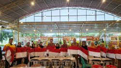 Semarakkan HUT ke-81 RI, Diskop UKM Kepri Bagikan 150 Bendera Merah Putih kepada Pelaku UMKM di Bintan