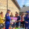 Satpolairud dan BPBD Tanjungpinang Salurkan Bansos Kepada Korban Pompong Terbalik ‎