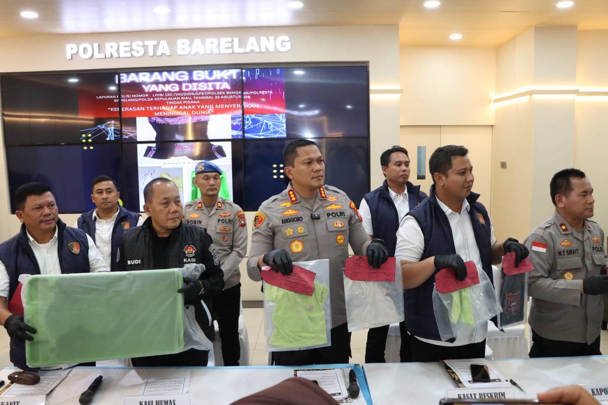 Awalnya Disebut Jatuh ke Kolam, Polresta Barelang Ungkap Balita Meninggal Akibat Dicekik Oleh Pengasuh.