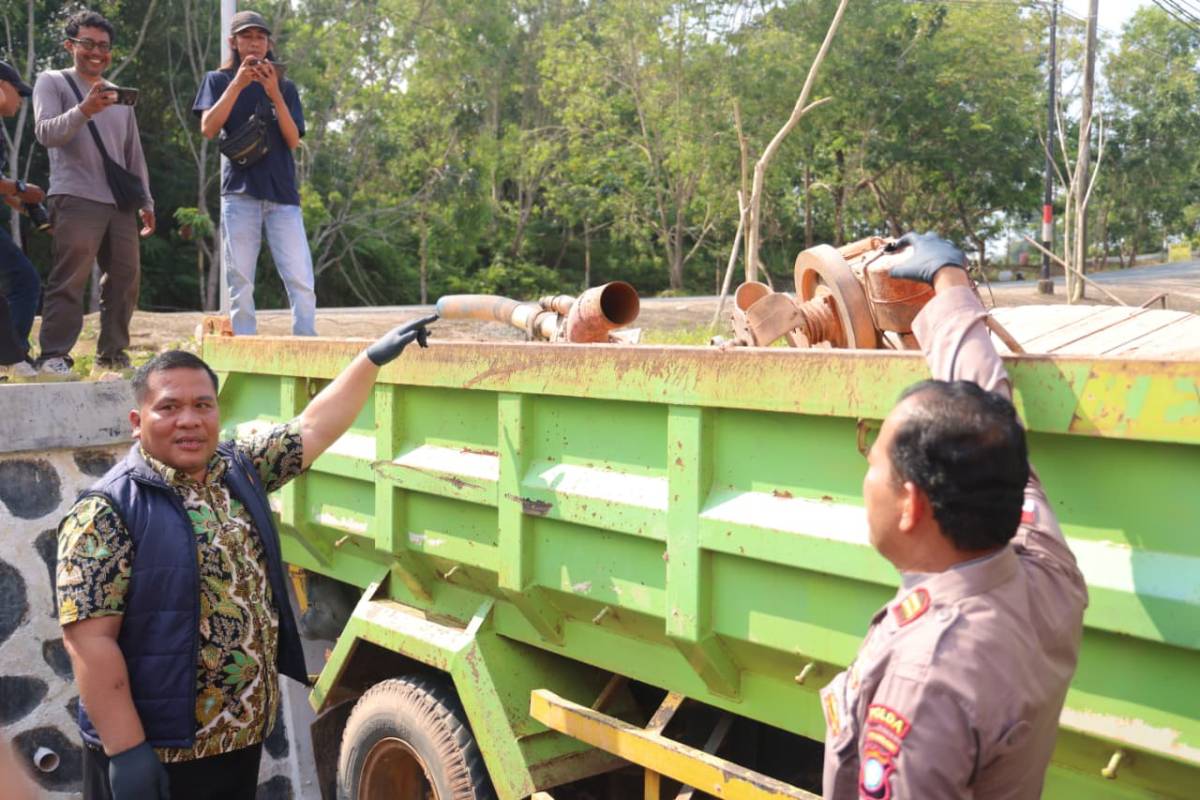 Direskrimsus Polda Kepri Bongkar Aktivitas Tambang Pasir Ilegal di Nongsa Batam, Tiga Pelaku Diamankan.