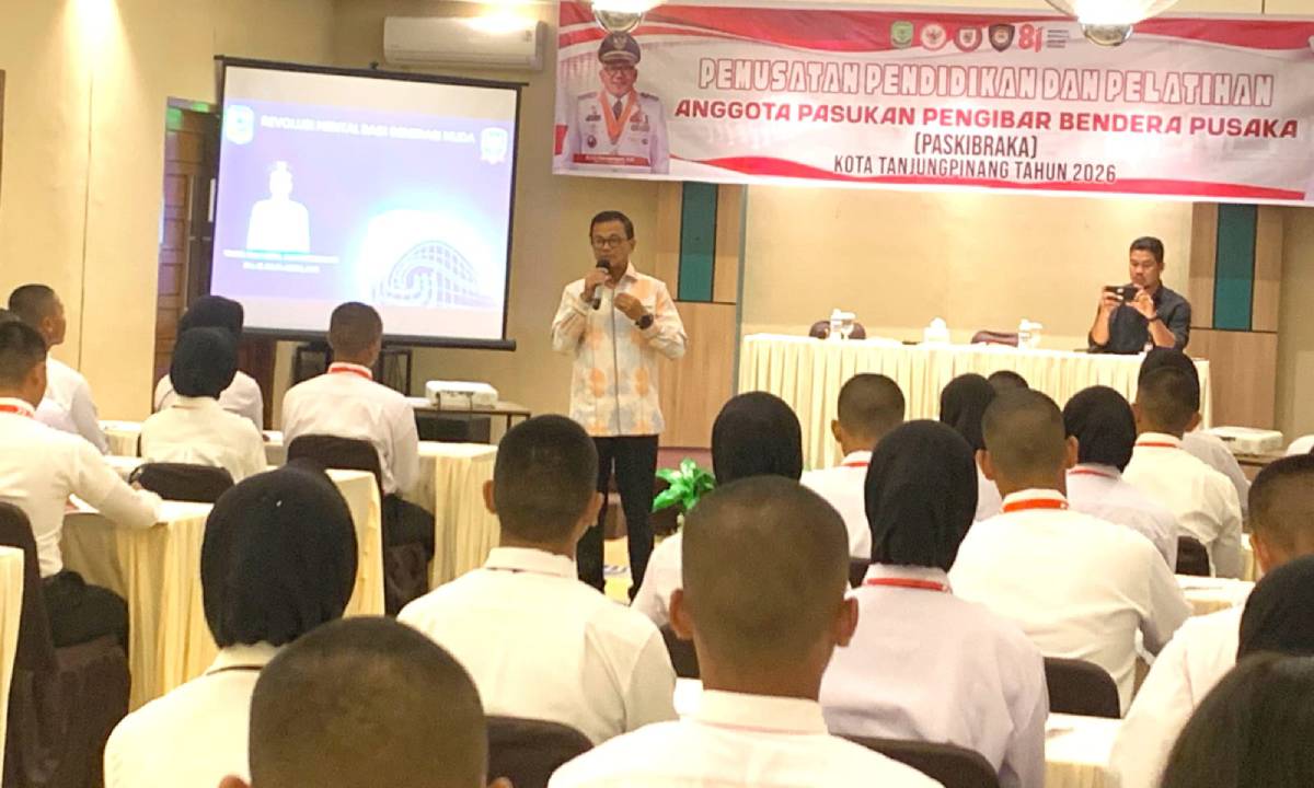 Wako Riza Bekali 56 Calon Paskibraka Tanjungpinang dengan Revolusi Mental.