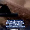 ‎Nelayan Pesawaran Dihujani Material Batu Saat Melintas di Perairan Anak Krakatau