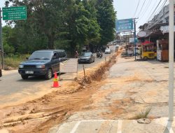 Akses Terganggu Hingga Pengaruhi Omzet, Pedagang Keluhkan Proyek Galian Pipa KM 8 Tanjungpinang