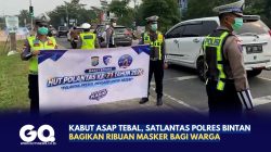 Kabut Asap Tebal, Satlantas Polres Bintan Bagikan Ribuan Masker Bagi Warga