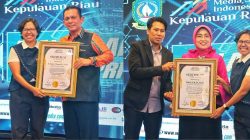 Gubernur Ansar dan Sekda Misni Terima Penghargaan AMSI Kepri.