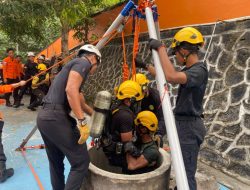 Jaga Kesiapsiagaan, SAR Natuna Gelar Latihan Confined Space Rescue di Sumur