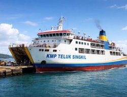 KMP Teluk Singkil Masuk Docking, Tiga Rute Penyeberangan Karimun Dihentikan Sementara