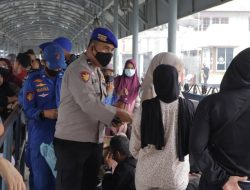 Kabut Asap Selimuti Anambas, Jarak Pandang Cuma 1 Km! Polisi Turun Bagikan Masker kepada Masyarakat