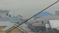 Kabut Asap Tebal Selimuti Tambelan, Aktivitas Sekolah Tetap Berjalan Demi Program MBG