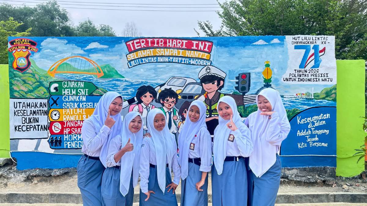 Satlantas Polres Karimun Edukasi Pelajar Lewat Polisi Cilik dan Mural Keselamatan Berlalu Lintas.