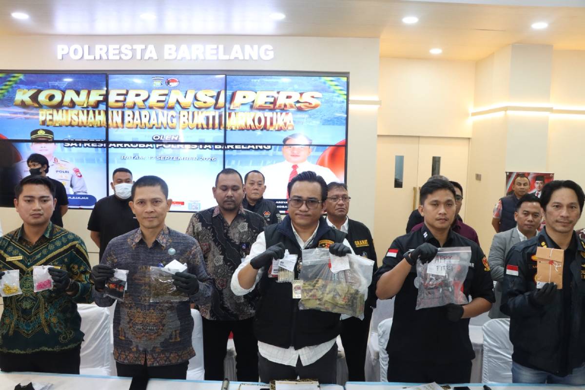 Satnarkoba Polresta Barelang Musnahkan Barang Bukti Narkotika dari 14 Kasus.