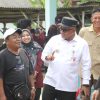 Wako Lis Serahkan Kartu Bima Sakti dan Bahan Pokok Kepada Warga di Tiga Lokasi di Tanjungpinang