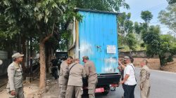 Satpol PP Tanjungpinang Tertibkan Lapak Kontainer PKL di KM 6 dan Bintan Center