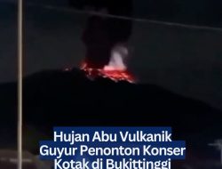 Hujan Abu Vulkanik Guyur Penonton Konser Kotak di Bukittinggi
