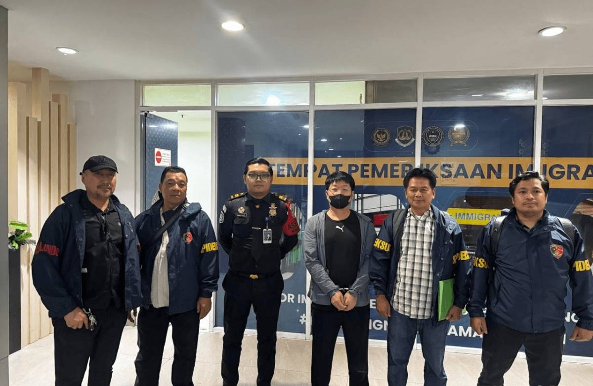 Dittipideksus Bareskrim Tangkap Tersangka Penyelundupan Ponsel Bekas, Barang Bukti Capai Rp253 Miliar.