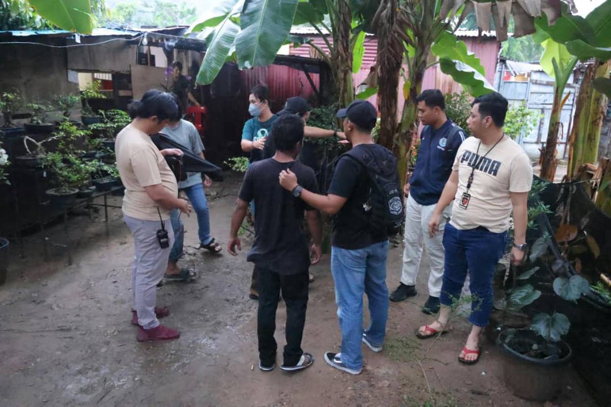 Polda Kepri Amankan 18 Orang Saat Gelar Pemulihan Kawasan Peredaran Narkoba di Kampung Madani Batam.