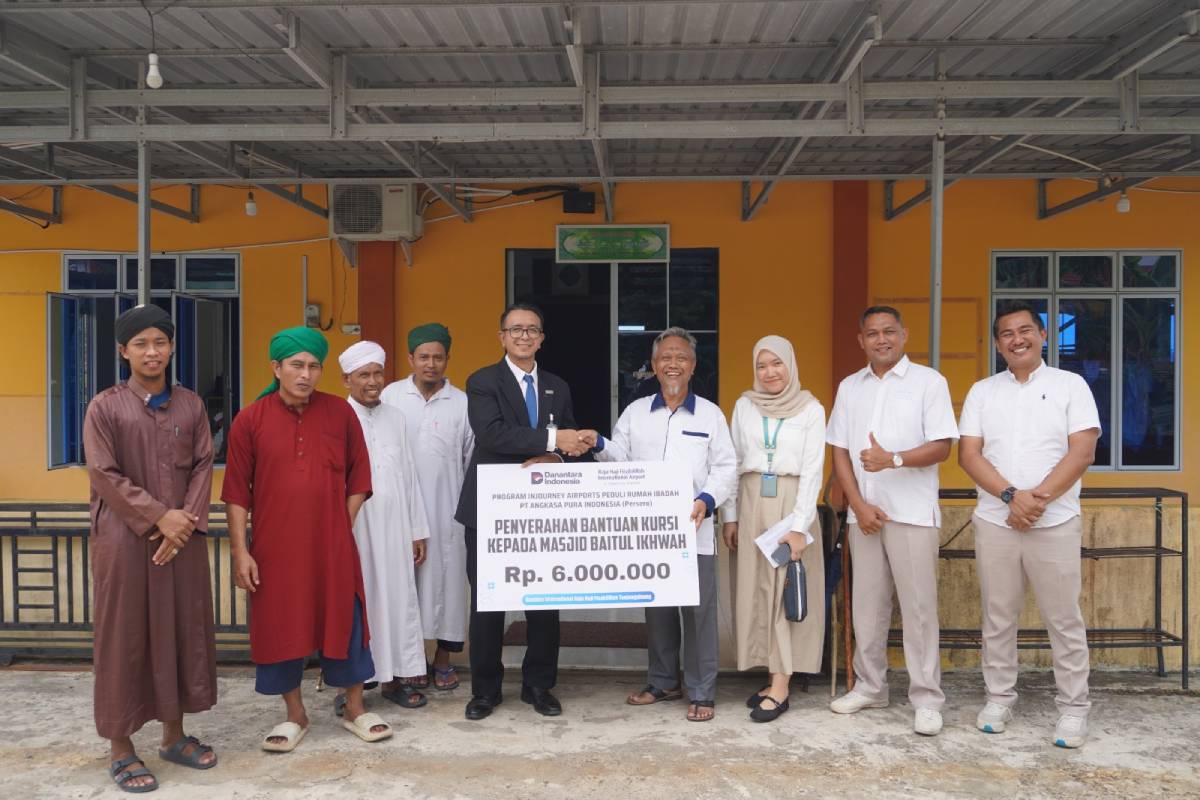 InJourney Airports Bandara RHF Tanjungpinang Salurkan Bantuan CSR untuk 4 Rumah Ibadah.