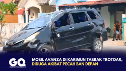 Mobil Avanza di Karimun Tabrak Trotoar Diduga Akibat Pecah Ban Depan