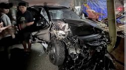 Pajero Ringsek Usai Tabrak Pohon dan Mobil Parkir di Tanjungpinang, Polisi Tunggu Sopir Pulih untuk Diperiksa
